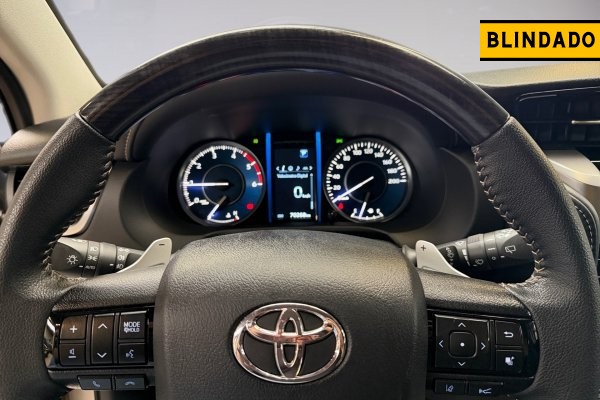 TOYOTA HILUX SW4 2.8 D-4D TURBO DIESEL SRX PLATINUM 7L 4X4 AUTOMÁTICO 2024/2024